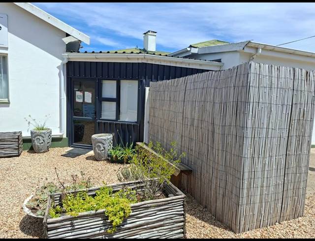 BUSINESS FOR SALE IN GEORGE CENTRAL